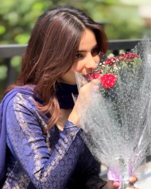 Nisha Bhandari Instagram - Gulaab jahi ne ❤️