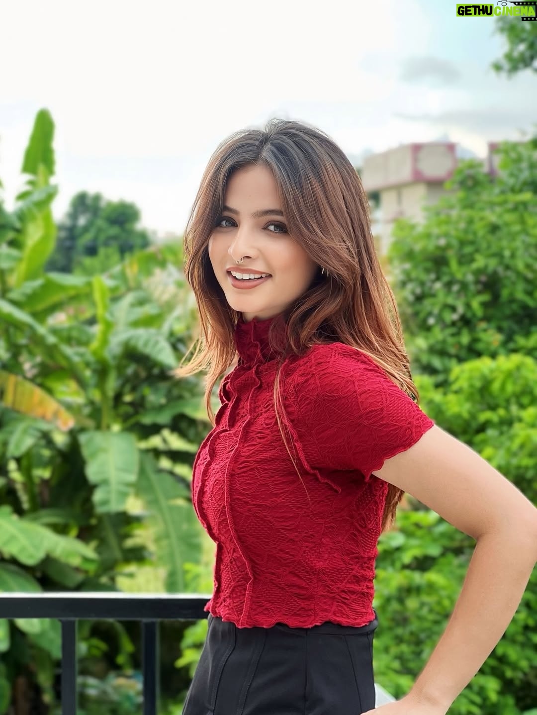 Nisha Bhandari - 16.7K Likes - 🍷