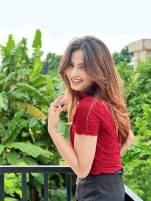 Nisha Bhandari Instagram - 🍷