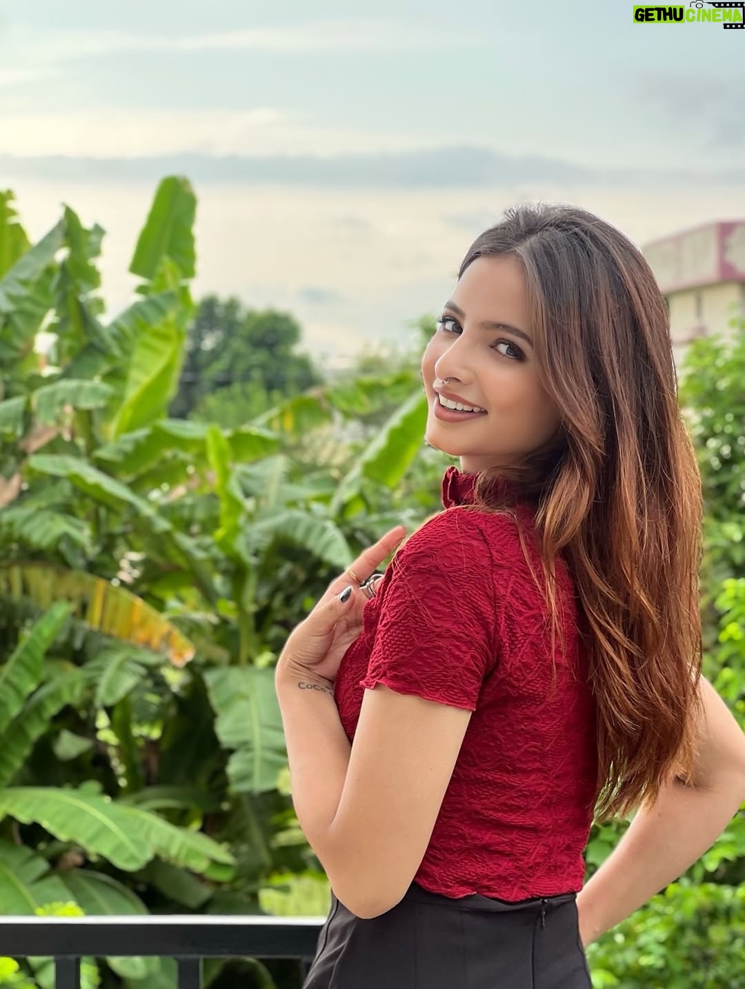 Nisha Bhandari - 16.7K Likes - 🍷
