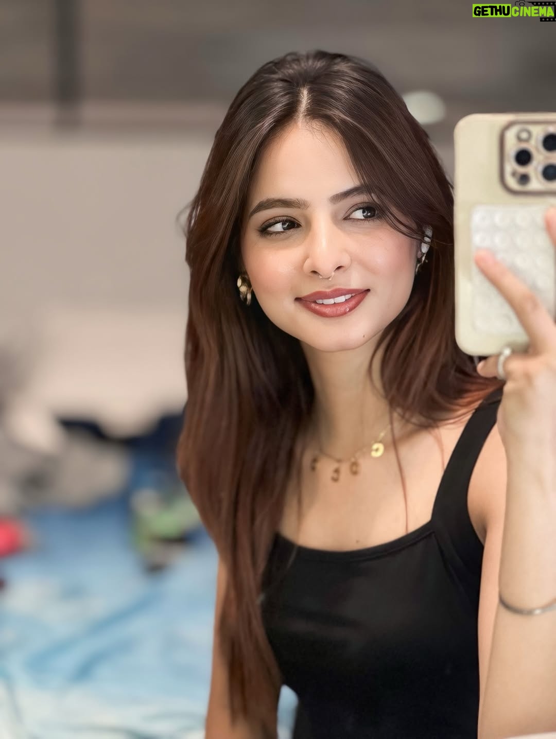 Nisha Bhandari - 22.7K Likes - 🖤