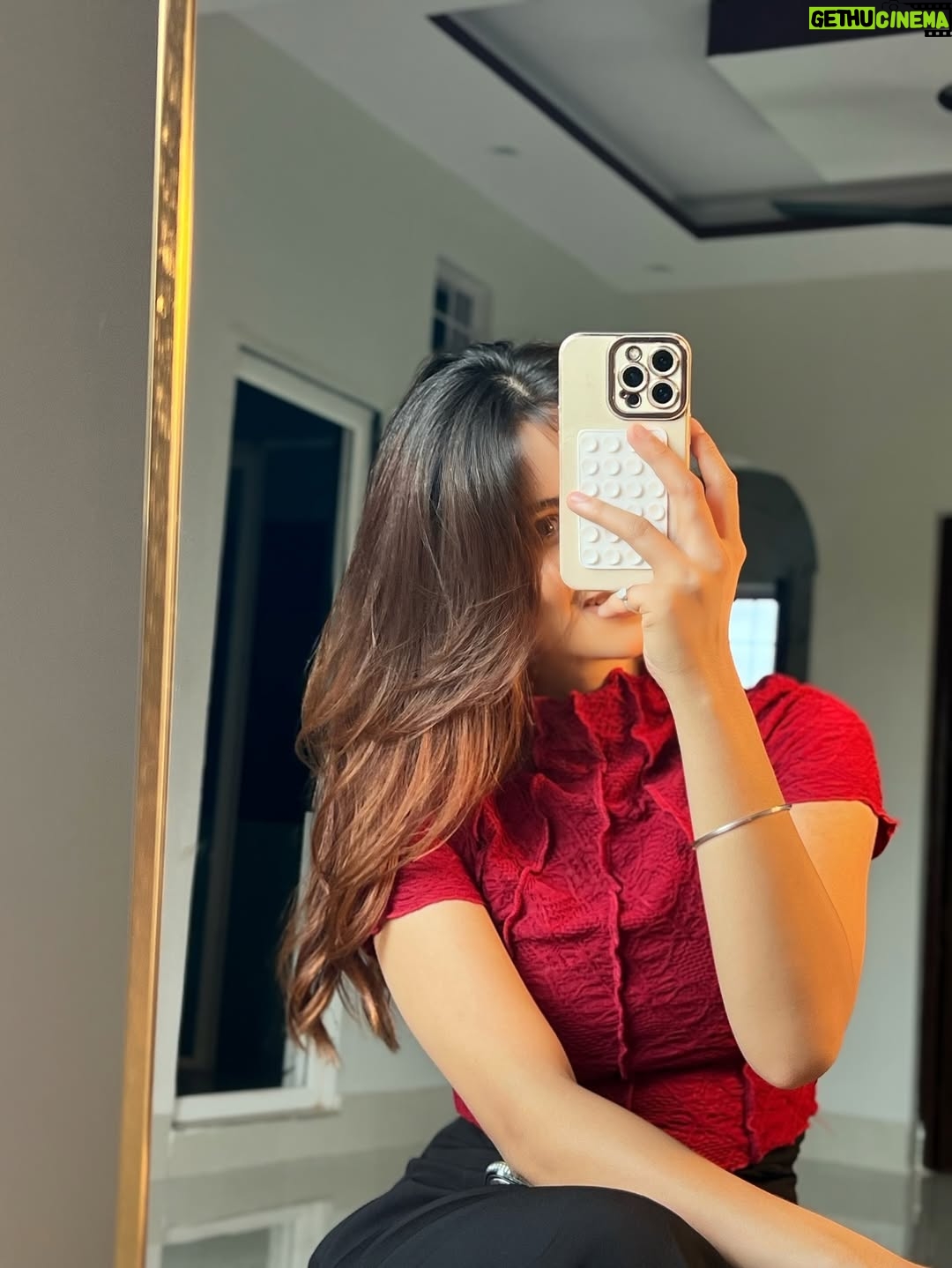 Nisha Bhandari - 16.7K Likes - 🍷