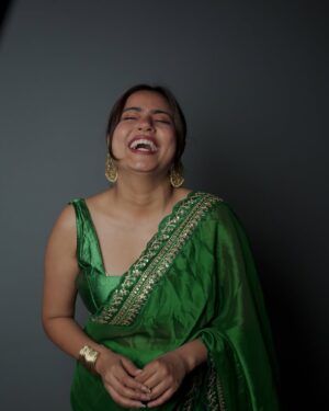 Nishu Tiwari Instagram - Sarkaari naukri wale ka rista aaya hai 😅😍