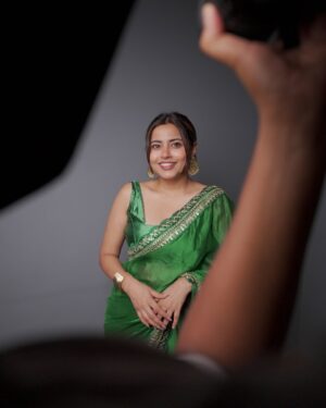 Nishu Tiwari Instagram - Sarkaari naukri wale ka rista aaya hai 😅😍