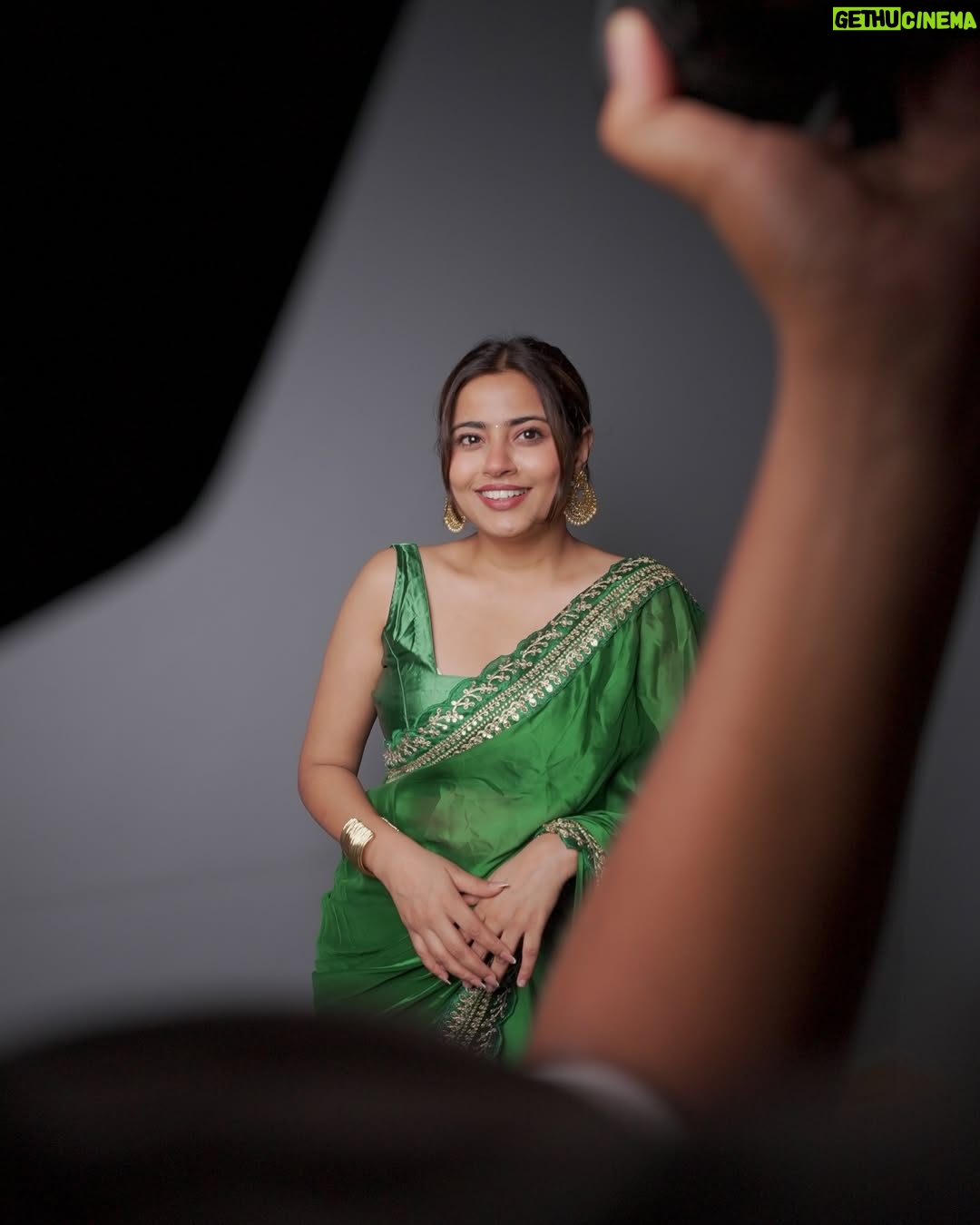 Nishu Tiwari - 134.9K Likes - Sarkaari naukri wale ka rista aaya hai 😅😍