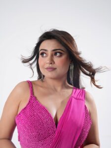 Actress Nishu Tiwari HD Photos and Wallpapers September 2025