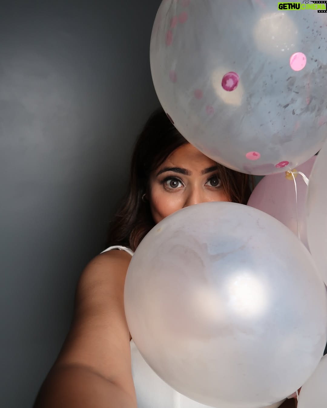 Nishu Tiwari - 200.8K Likes - Preety Little Babyyy 🧚🏼‍♀️

#birthdaypost❤️ 

Styled By : @lapelodwarka