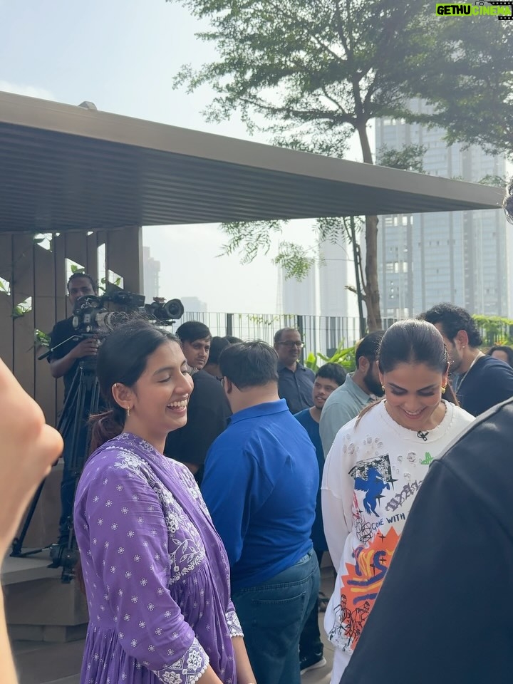 Nisman Parpia - 169.3K Likes - Watched sitaare zameen par and ive never smiled this much in a long time:) I feel utmost grateful that I got the opportunity to interact with these cuties offscreen and also play 🏏with them. Thankyou @starsportsindia @aamirkhanproductions @geneliad 

Ps: Golu ily🥳