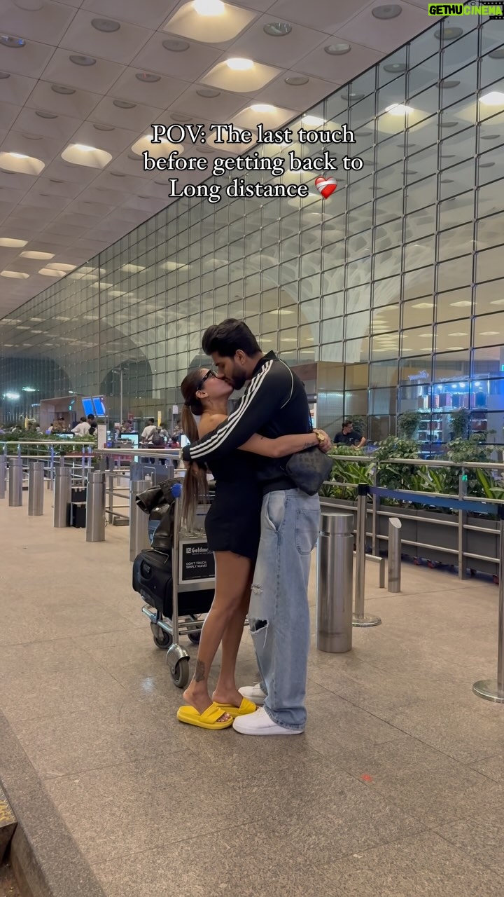 Nita Shilimkar - 359K Likes - “I know I’m already missing you.” Miss you my love jaldi milte hai 🧿❤️❤️🥹🥹
.
.
.
.
#nita #couple #longdistancerelationship #sad #reels