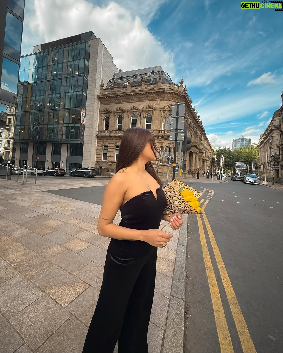 Nita Shilimkar - 324.5K Likes - I am blessed with the best ❤️
.
.
.
Edit : @saetenation 
.
.
#nita #insta #fashion #london #couple #love