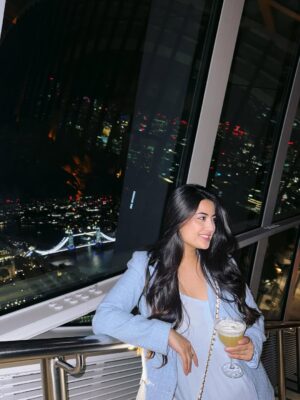 Niti Shah Instagram - Summer in London🌻🌇🍹
