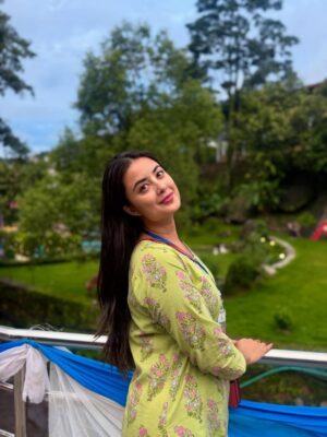 Niti Shah Instagram - Every year I love going to ISKCON to celebrate Krishna Janmashtami 🦚It's something really close to my heart and brings immense peace to mind and soul. Such a joyful and uplifting experience! @iskcon_kathmandu 
Hare Krishna Hare Krishna 🙏✨🪬