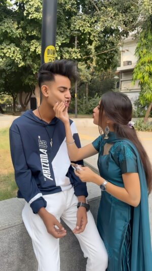 Nitisha Instagram - Chocolate jass ke liye❤️🤭😍 @abid_09_ @nitishaa_09_ #reels #reelsinstagram #instadaily #instagood #explore #explorepage #love #cute #happy #viral #reelitfeelit #reelkarofeelkaro #reelsindia #instamood