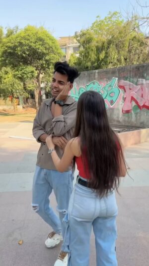 Nitisha Instagram - Mjk mẹ love you bola tha❤️😂 @abid_09_ @nitishaa_09_ #reels #reelsinstagram #instadaily #instagood #explore #explorepage #love #cute #happy #viral #reelitfeelit #reelkarofeelkaro #reelsindia #instamood