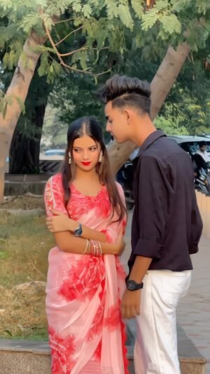Nitisha Instagram - Are meri hi height choti hai❤️🤣🥹 @abid_09_ @nitishaa_09_ #reels #reelsinstagram #instadaily #instagood #explore #explorepage #love #cute #happy #viral #reelitfeelit #reelkarofeelkaro #reelsindia #instamood vo