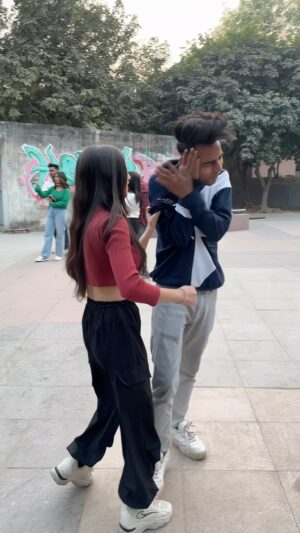 Nitisha Instagram - Jass ko sab bigad re hai🥹❤️ @abid_09_ @nitishaa_09_ #reels #reelsinstagram #instadaily #instagood #explore #explorepage #love #cute #happy #viral #reelitfeelit #reelkarofeelkaro #reelsindia #instamood