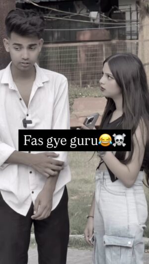 Nitisha Instagram - Ạj to fas gya jass❤️😂 @abid_09_ @nitishaa_09_ #reels #reelsinstagram #instadaily #instagood #explore #explorepage #love #cute #happy #viral #reelitfeelit #reelkarofeelkaro #reelsindia #instamood