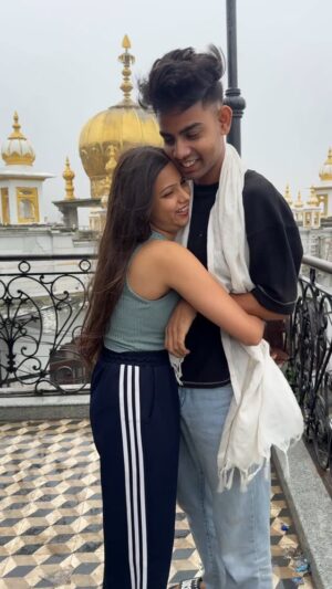 Nitisha Instagram - KYA APKE PASS BHI AYESA PARTNER HAI🥹❤️ @abid_09_ @nitishaa_09_ #reels #reelsinstagram #instadaily #instagood #explore #abid #nitisha #abidnitisha #explorepage #love #cute #happy #viral #reelitfeelit #reelkarofeelkaro #reelsindia #instamood