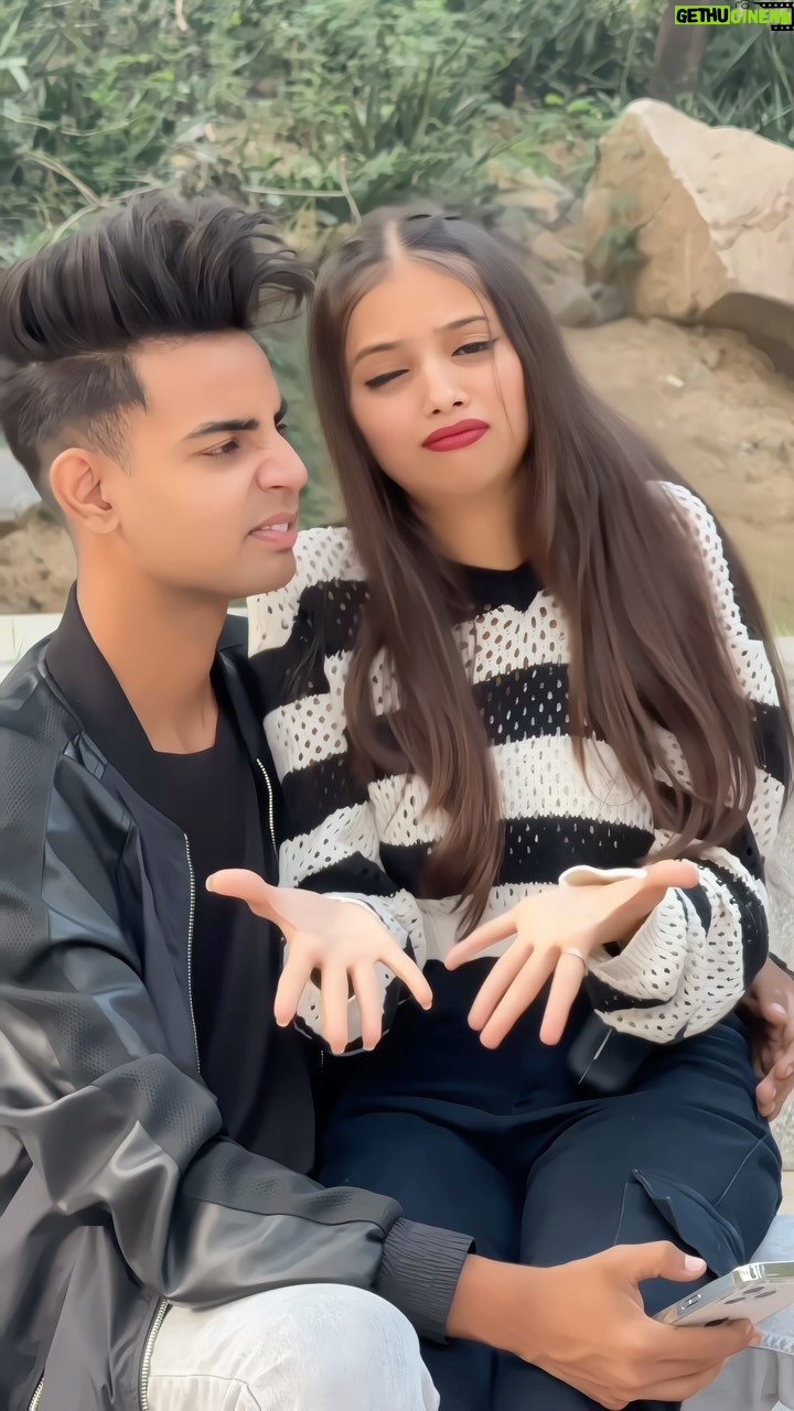 Nitisha - 0.9 Million Likes - Ka Kare bhyi🤣❤️ @abid_09_ @nitishaa_09_ #reels #reelsinstagram #instadaily #instagood #explore #explorepage #love #cute #happy #viral #reelitfeelit #reelkarofeelkaro #reelsindia #instamood