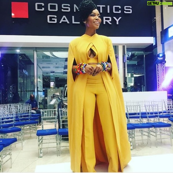 Nomzamo Mbatha - 121.3K Likes - No limits - just the sky… ✨🩵 

Milan Fashion Week with @africanbank and @khosinkosi … moments to remember. 

To see how far you’ve come, take a look back
 
The last images in yellow are about 10 years ago where it all began with Khosi Nkosi who gave me my first couple of red carpet moments as a budding actress coming into my own… my first experience on a ramp… and now here we are. 

Oh the places you will go! 

#AfricaToTheWorld #FashionableBanking #AudacityToBelieve