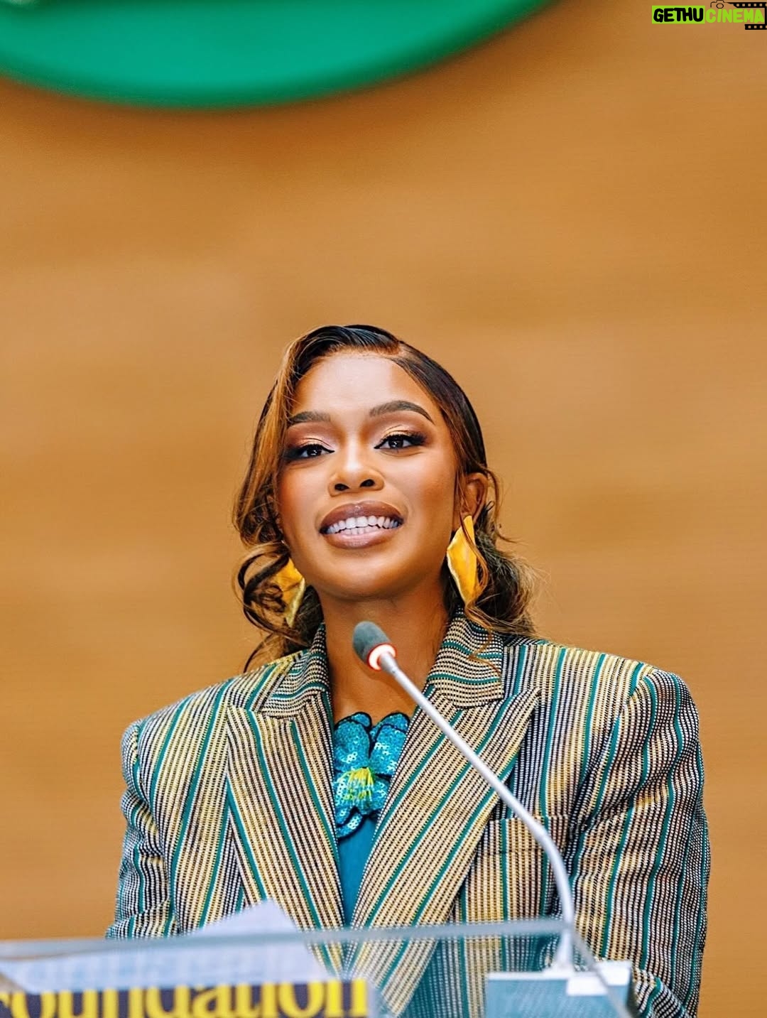 Nomzamo Mbatha - 101.3K Likes - Hosted the 25th year anniversary ✨🙏🏿 @gatesfoundation Thank you for 25 years of impact. Funny how we met 20 years ago and here we meet again in a different light. One day I will tell you the story of this full circle moment, my friends 💞