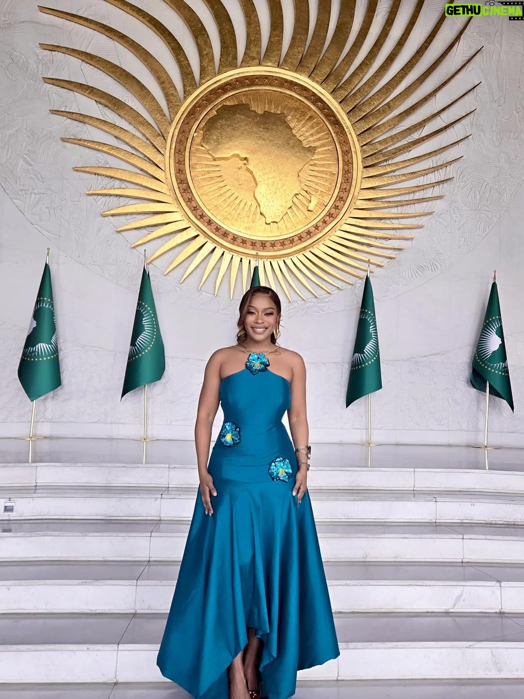 Nomzamo Mbatha - 101.3K Likes - Hosted the 25th year anniversary ✨🙏🏿 @gatesfoundation Thank you for 25 years of impact. Funny how we met 20 years ago and here we meet again in a different light. One day I will tell you the story of this full circle moment, my friends 💞