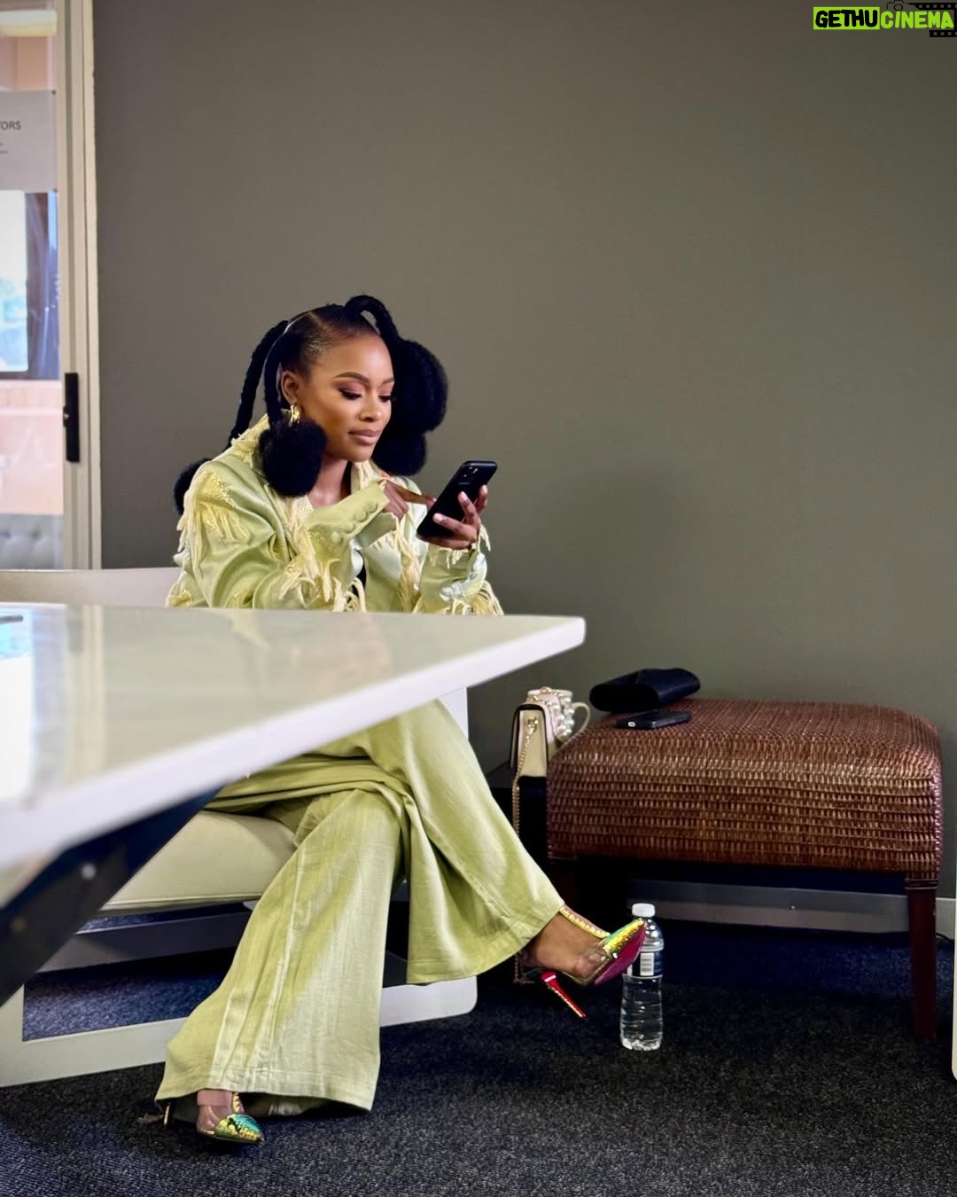 Nomzamo Mbatha - 166.8K Likes - Life is for the living 🌺
Friends. Nephews. Self. Projects. Younger me. Tequila. Gym. Photoshoots. Family. Close circle. 

P.S. yes, she takes herself on solo dates with a book 🥶🤣