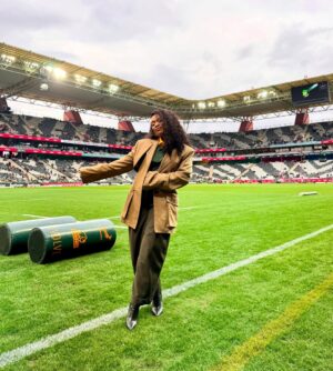 Nomzamo Mbatha Instagram - Forever green. Forever gold 🇿🇦 ✨
@zozitunzi and I may not have our voices this morning.
The most electric energy witnessing our MVP’s live at the stadium. No need to ask if the team dominated because - 🤙🏽 😎
P.S. it was my first time experiencing a rugby match at the stadium and it’s safe to say I’m addicted! 😫 more please 😭
Thank you for the hospitality @bokrugby @supersporttv #SSRugby