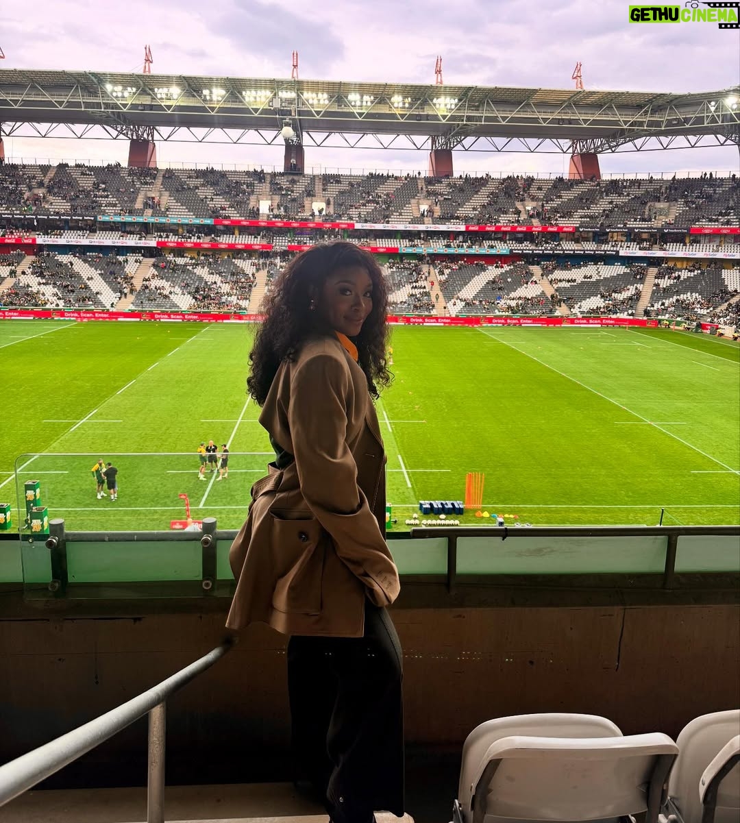 Nomzamo Mbatha - 166K Likes - Forever green. Forever gold 🇿🇦 ✨

@zozitunzi and I may not have our voices this morning. 
The most electric energy witnessing our MVP’s live at the stadium. No need to ask if the team dominated because - 🤙🏽 😎 

P.S. it was my first time experiencing a rugby match at the stadium and it’s safe to say I’m addicted! 😫 more please 😭 

Thank you for the hospitality @bokrugby @supersporttv #SSRugby