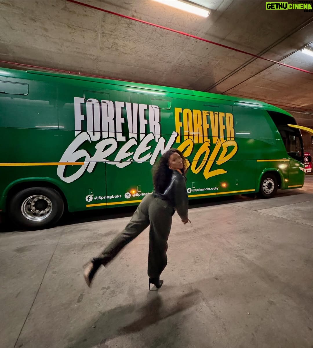Nomzamo Mbatha - 166K Likes - Forever green. Forever gold 🇿🇦 ✨

@zozitunzi and I may not have our voices this morning. 
The most electric energy witnessing our MVP’s live at the stadium. No need to ask if the team dominated because - 🤙🏽 😎 

P.S. it was my first time experiencing a rugby match at the stadium and it’s safe to say I’m addicted! 😫 more please 😭 

Thank you for the hospitality @bokrugby @supersporttv #SSRugby