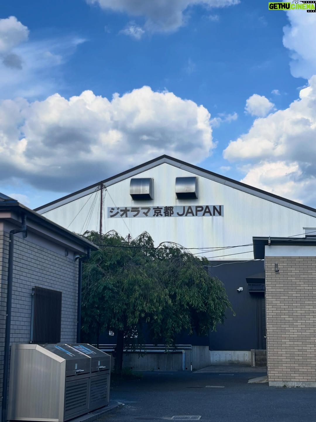 Noorkhiriah - 3 Likes - Sayonara 🇯🇵 …Izin Allah Kita Berjumpa Lagi..Silalah Pegi..Belajar Sesuatu Kat Sana walaupun Tangga & Train Berpisah Tiada..Kusi Menunggu Jarang2 Ada..Lenguh Cmne Pandai2 Le Setel..Patutlah Dema Maju Beribu2 Batu..Manusia Tak Sempat Duduk..Otak Sama Laju Dengan Kaki..Pakai Dress Bawa Beskal..Comei yakmat..Dahlah Lawo waima Mata Cepet..Nak Jumpa Org2 Demok Punyalah Susah..Padahal Kedai Makan Bsepah..Sampah Apatah Lagi..Jalan Berkilat..Anak2 Pegang HP @ Tablet Boleh Bilang Dengan Jari..Respect..Apapun Malaysia Di ❤️.. @yatulnaim @aziatyfadhlina_ next Kemana Kita?.. Awas Lorrrrrrr.. Opah @nuruliyanafss Dah Tkleh Kacau..OpisTime😆😆tQ @pemburutiketmurah #epicredahJapan