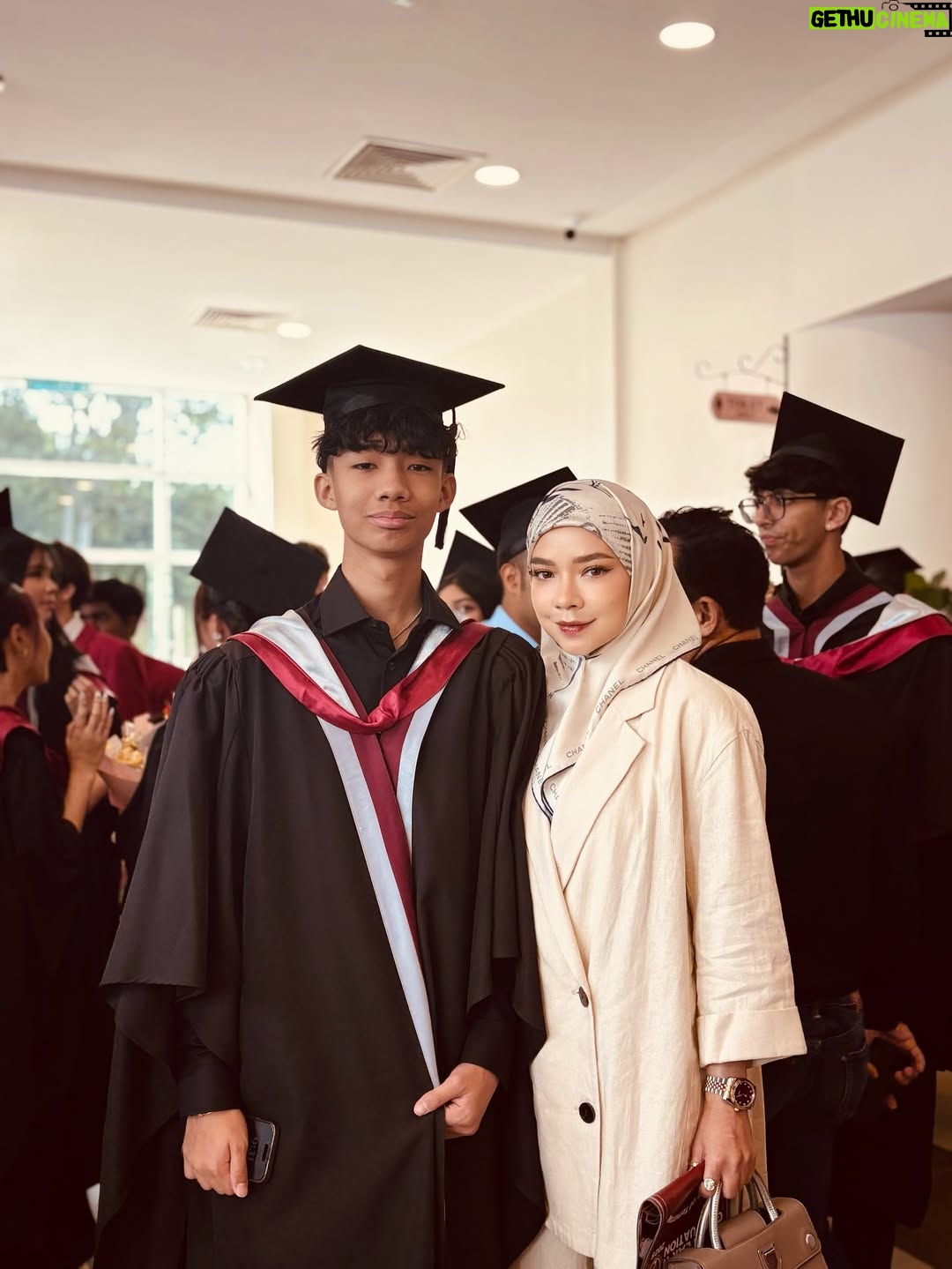 Nora Danish - 80.3K Likes - Alhamdulillah, we witnessed another blessing from Allah 🤲🏼🤍 my eldest son completing his school years. May the knowledge you’ve gained be a light that guides you in this world and the next. Walk forward with tawakkul, adab, and faith. Mommy  will always pray for your success under Allah’s divine mercy 🤍

Mcm baru semalam mommy hantar qal menangis masuk asrama 😢 

18 June 2025
