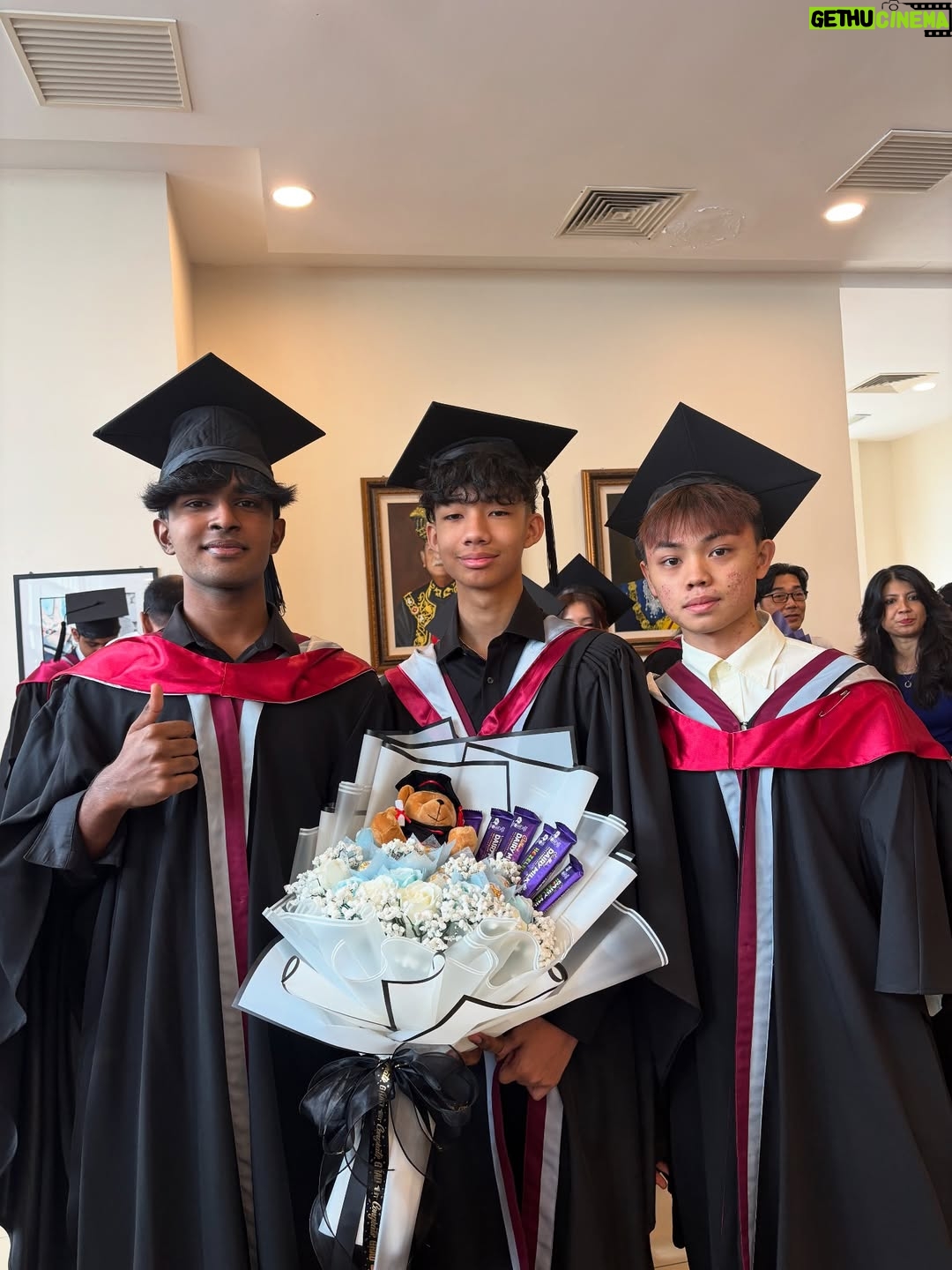 Nora Danish - 80.3K Likes - Alhamdulillah, we witnessed another blessing from Allah 🤲🏼🤍 my eldest son completing his school years. May the knowledge you’ve gained be a light that guides you in this world and the next. Walk forward with tawakkul, adab, and faith. Mommy  will always pray for your success under Allah’s divine mercy 🤍

Mcm baru semalam mommy hantar qal menangis masuk asrama 😢 

18 June 2025