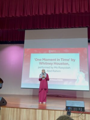Nora Danish Instagram - Alhamdulillah, we witnessed another blessing from Allah 🤲🏼🤍 my eldest son completing his school years. May the knowledge you’ve gained be a light that guides you in this world and the next. Walk forward with tawakkul, adab, and faith. Mommy will always pray for your success under Allah’s divine mercy 🤍
Mcm baru semalam mommy hantar qal menangis masuk asrama 😢
18 June 2025