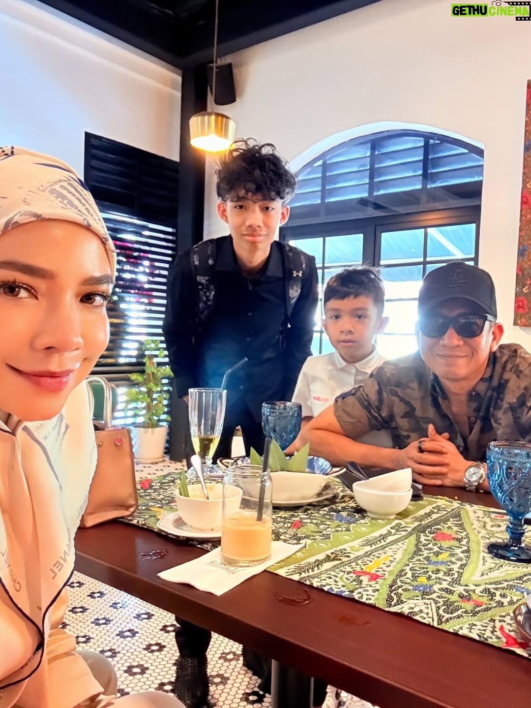Nora Danish - 80.3K Likes - Alhamdulillah, we witnessed another blessing from Allah 🤲🏼🤍 my eldest son completing his school years. May the knowledge you’ve gained be a light that guides you in this world and the next. Walk forward with tawakkul, adab, and faith. Mommy  will always pray for your success under Allah’s divine mercy 🤍

Mcm baru semalam mommy hantar qal menangis masuk asrama 😢 

18 June 2025