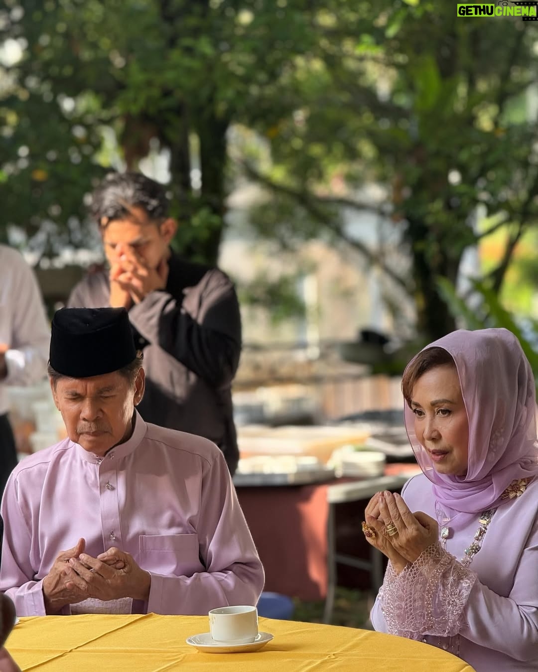 Nora Danish - 50.5K Likes - MasyaAllah TabarakAllah , 
Semoga di Permudahkan segala 
urusan 🤲🏼 
Di iringi doa dan ingatan tulus ikhlas. 
Kami akan sentiasa merindui mummy & daddy. 
Selamat berbakti buat negara tercinta Tun 🫡