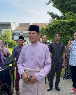 Nora Danish Instagram - MasyaAllah TabarakAllah ,
Semoga di Permudahkan segala
urusan 🤲🏼
Di iringi doa dan ingatan tulus ikhlas.
Kami akan sentiasa merindui mummy & daddy.
Selamat berbakti buat negara tercinta Tun 🫡
