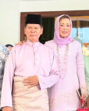 Nora Danish Instagram - MasyaAllah TabarakAllah ,
Semoga di Permudahkan segala
urusan 🤲🏼
Di iringi doa dan ingatan tulus ikhlas.
Kami akan sentiasa merindui mummy & daddy.
Selamat berbakti buat negara tercinta Tun 🫡