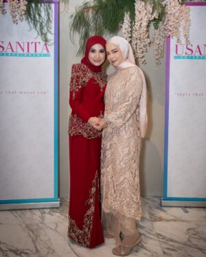 Nora Danish Instagram - Kami sayang boss kami yg cantik ni… 😍
@usanita.hq @nanahasan_07