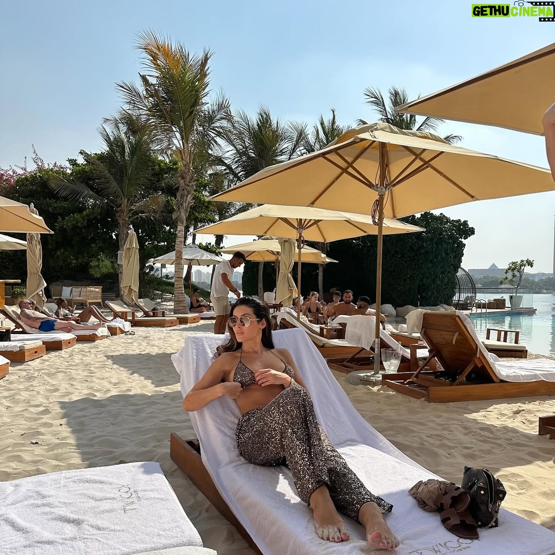 Nora Istrefi - 17.8K Likes - 🌴🥥