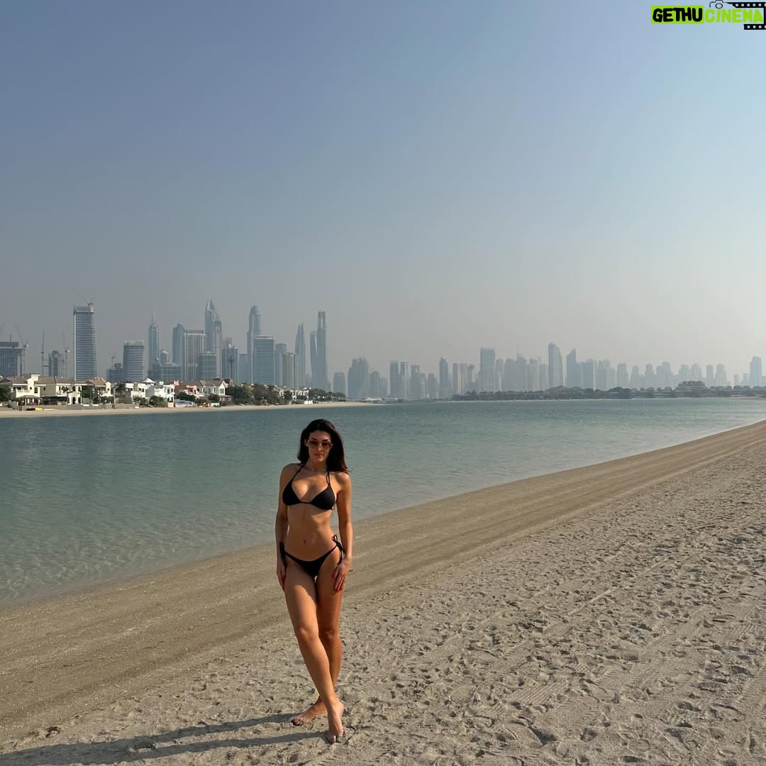 Nora Istrefi - 17.8K Likes - 🌴🥥