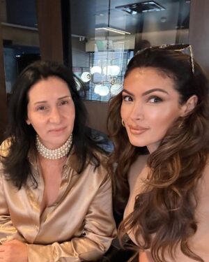 Nora Istrefi Instagram - 
