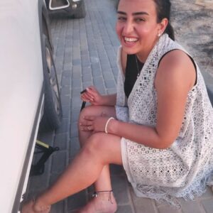 Nourhan Instagram - يا معشر الرجال نحن قادمون 💪💪 
طالعين م البحر راحت عجلة عربيتي اتقطعت ، كان ورايا اختي و صديقتي عبير في عربيتها .. تسكت ؟؟ ازاااااي 😄😄😄 
Strong independent woman @abeer_altantawy