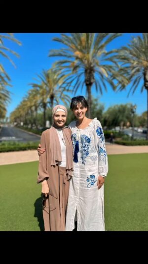 Nourhan Instagram - زى النهاردة السنة اللي فاتت صليت العيد في كاليفورنيا و فطرت مع القمر حنان ترك و بناتها القمرات و مع درة صديقتي الغالية و بنتها الجميلة اميرة اللي باعتبرها بنتي ... كانت رحلة جميلة بادين بالفضل بكل الذكريات الحلوة دي ل اخي الغالي الاستاذ سامي بشاي .. استوقفنى جدا ازاي سنة كامله عدت كده هوا بسرعة غريبة ، و في نفس الوقت .. ازاى برده الواحد عاش فيها كل الالآلام و الافراح  و الاوجاع و النجاحات و كل التناقضات دي .. انا اتبسترت حرفيا اخر سنتين دول .. الحمدلله رب العالمين علي كل ما قدر فكل اقداره جميلة بالتاكيد