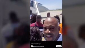 Nuria Piera Instagram - El tráfico de humanos es una pesadilla para ellos y una fortuna para los traficantes. Un negocio de alto vuelo que puede comprometer a RD.
Este Sábado a las 9:00 por @colorvisionc9 #Ninvestiga
