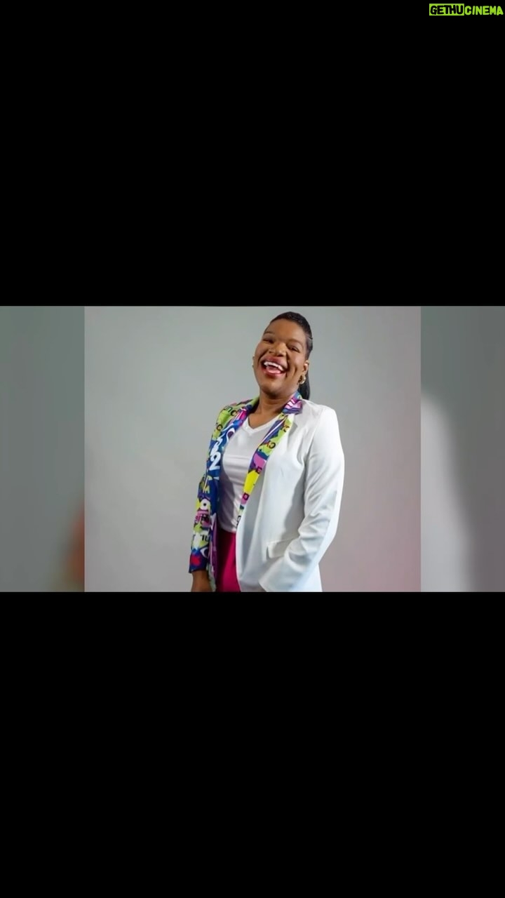 Nuria Piera - 17.9K Likes - La ahora “pastora” vuelve sin ningún arrepentimiento notorio a ser noticia buscando feligreses y uno se pregunta hasta cuando?  Además la situación critica para algunos pacientes con medicamentos de alto costo.
Esto y más …
Este sábado a las 9:00 por @colorvisionc9 #Ninvestiga