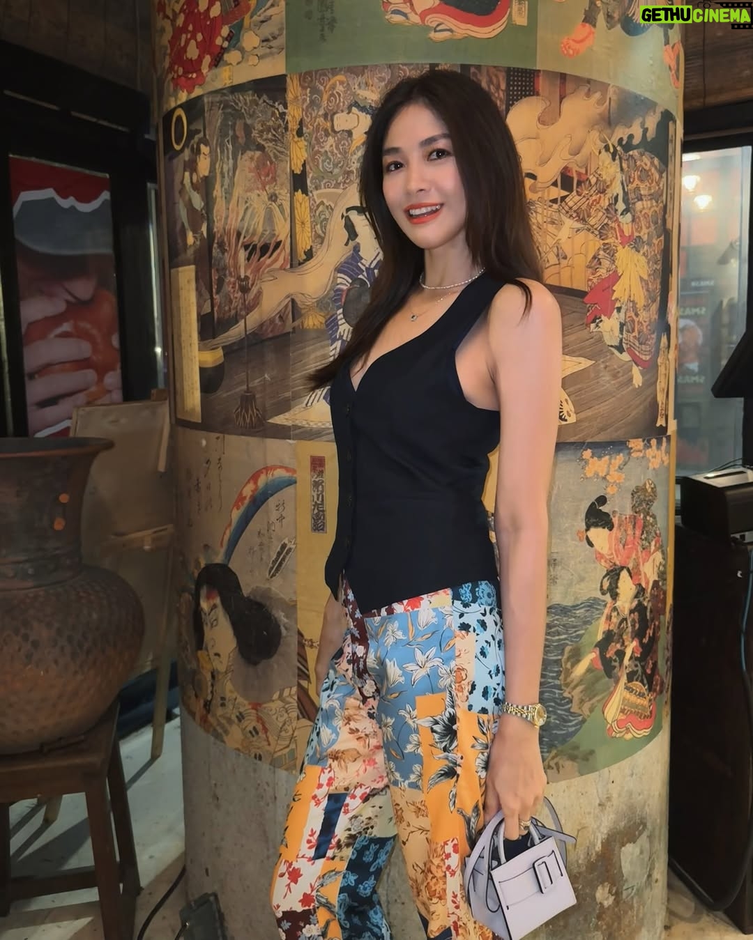 Nwe Darli Tun - 1.4K Likes - It has been one blur of fun…