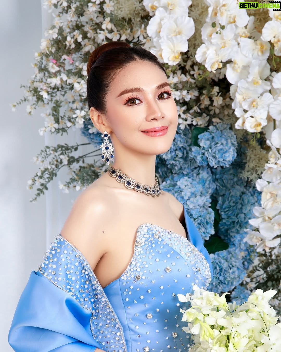Nwe Darli Tun - 699 Likes - Dress to impress, always….🦋

📸 Sai Aikuu
✍🏻 Zeyar Htun
👗 Htet Aung
💄 Lili own 
👱‍♀️ Tit Tit
💐 Thi Ha Aung