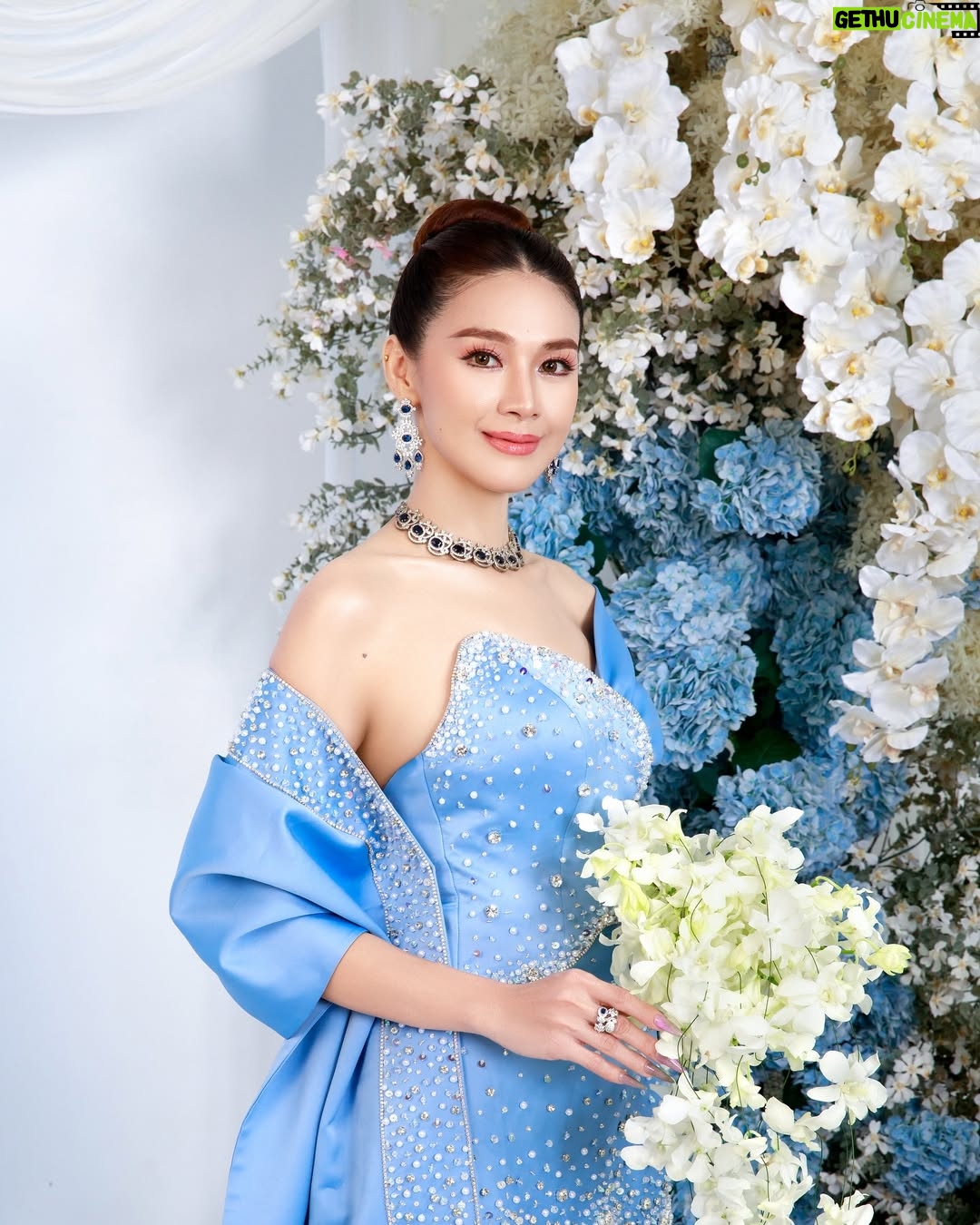 Nwe Darli Tun - 699 Likes - Dress to impress, always….🦋

📸 Sai Aikuu
✍🏻 Zeyar Htun
👗 Htet Aung
💄 Lili own 
👱‍♀️ Tit Tit
💐 Thi Ha Aung