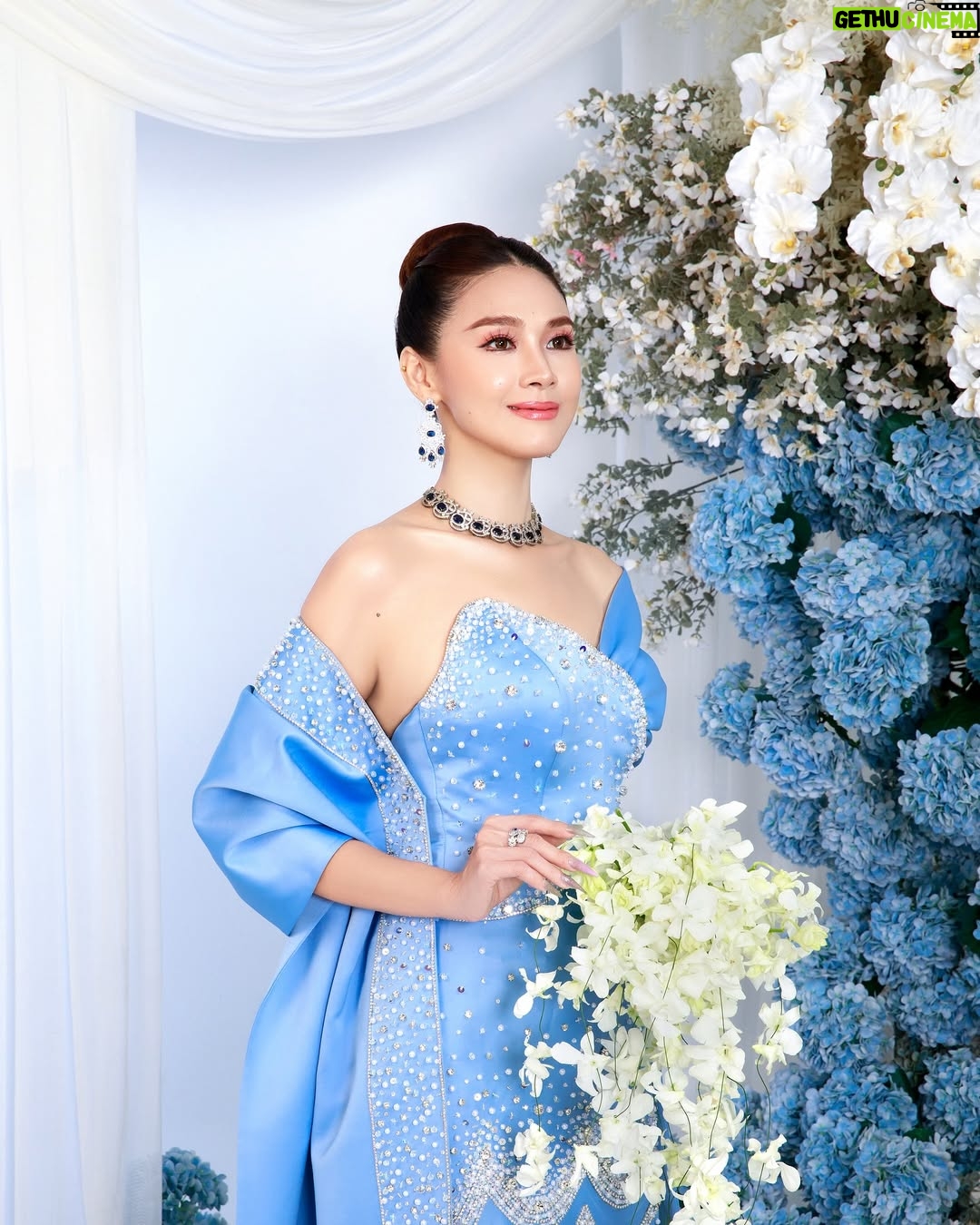 Nwe Darli Tun - 699 Likes - Dress to impress, always….🦋

📸 Sai Aikuu
✍🏻 Zeyar Htun
👗 Htet Aung
💄 Lili own 
👱‍♀️ Tit Tit
💐 Thi Ha Aung